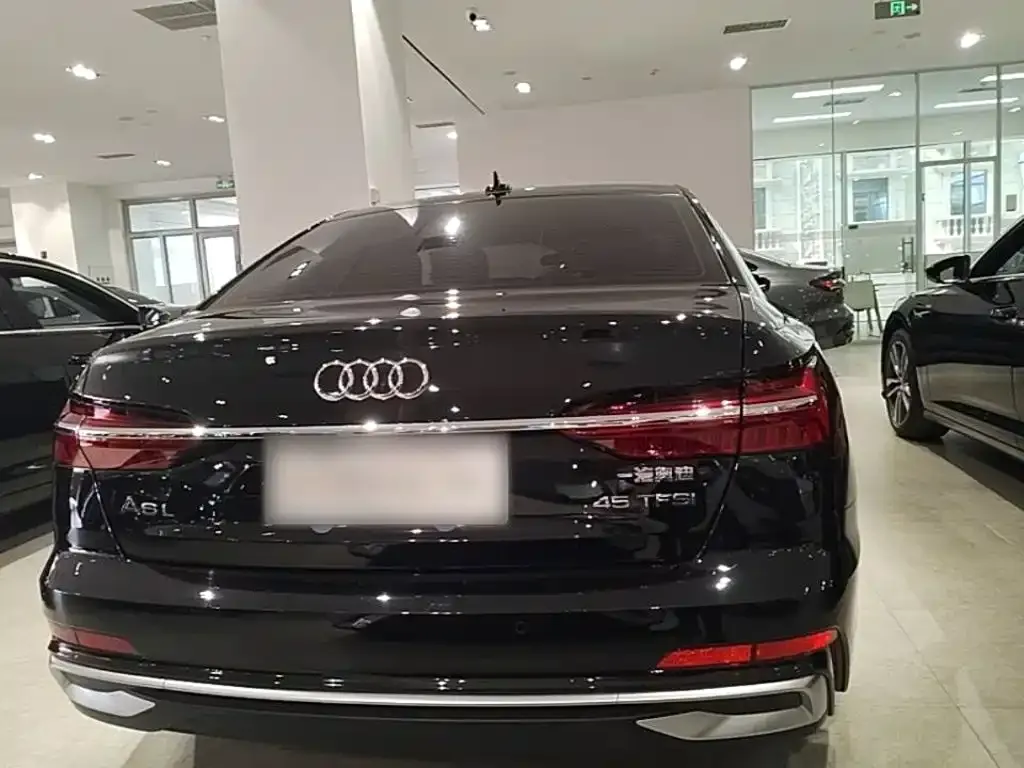 Audi A6L — фото 6