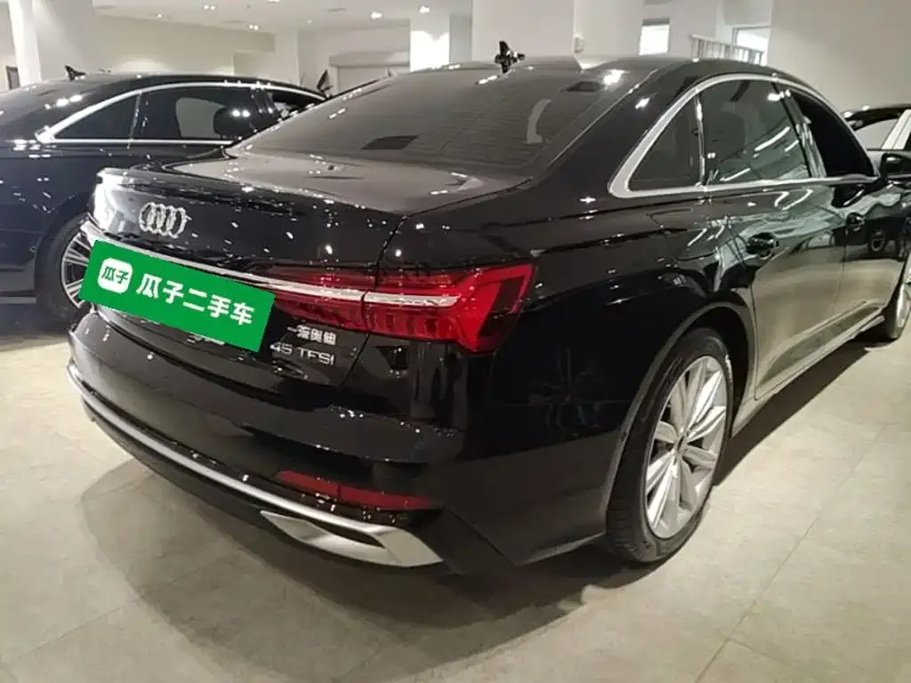 Audi A6L — фото 2