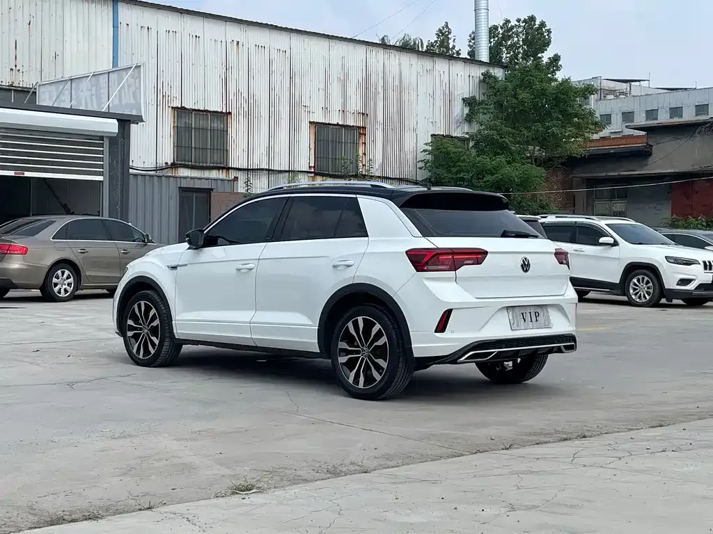 Volkswagen T-Roc — фото 7