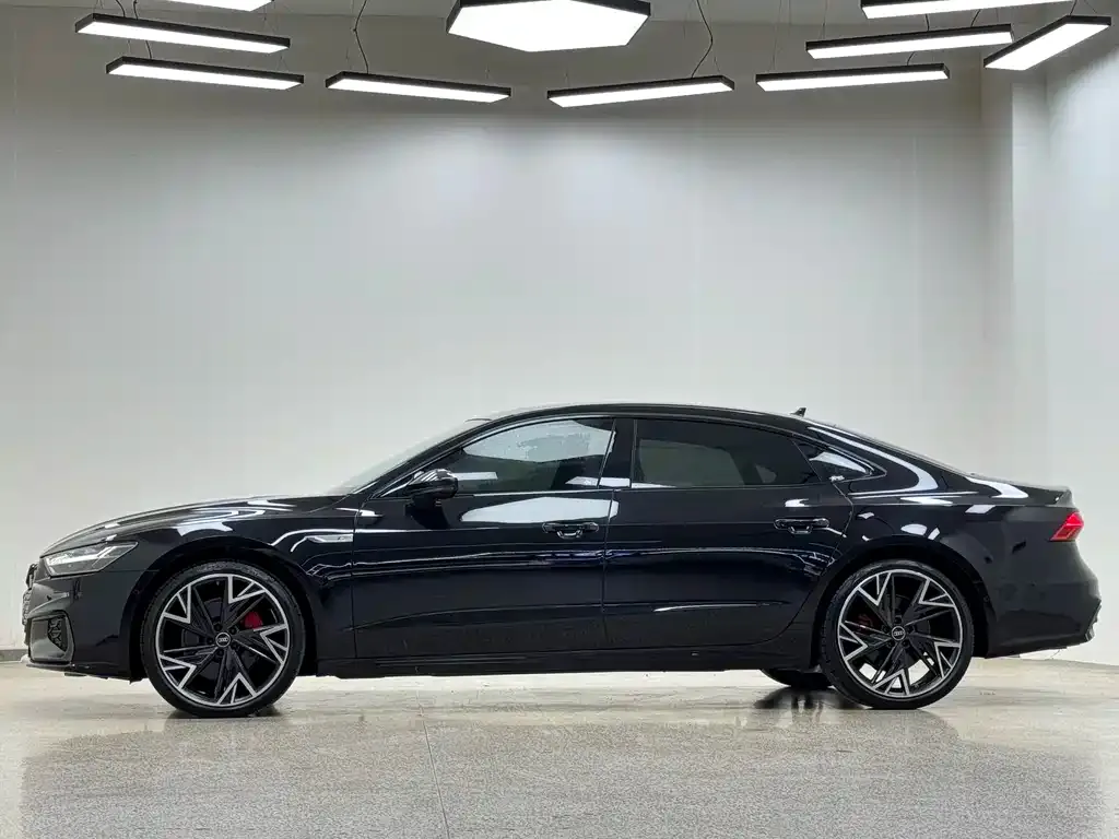 Audi A7L — фото 7