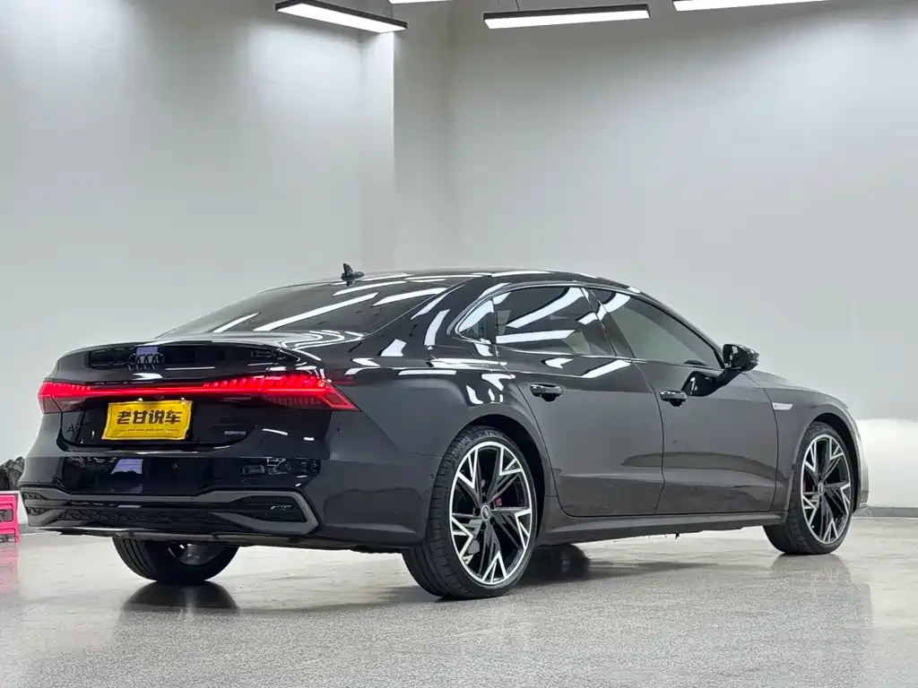 Audi A7L — фото 3