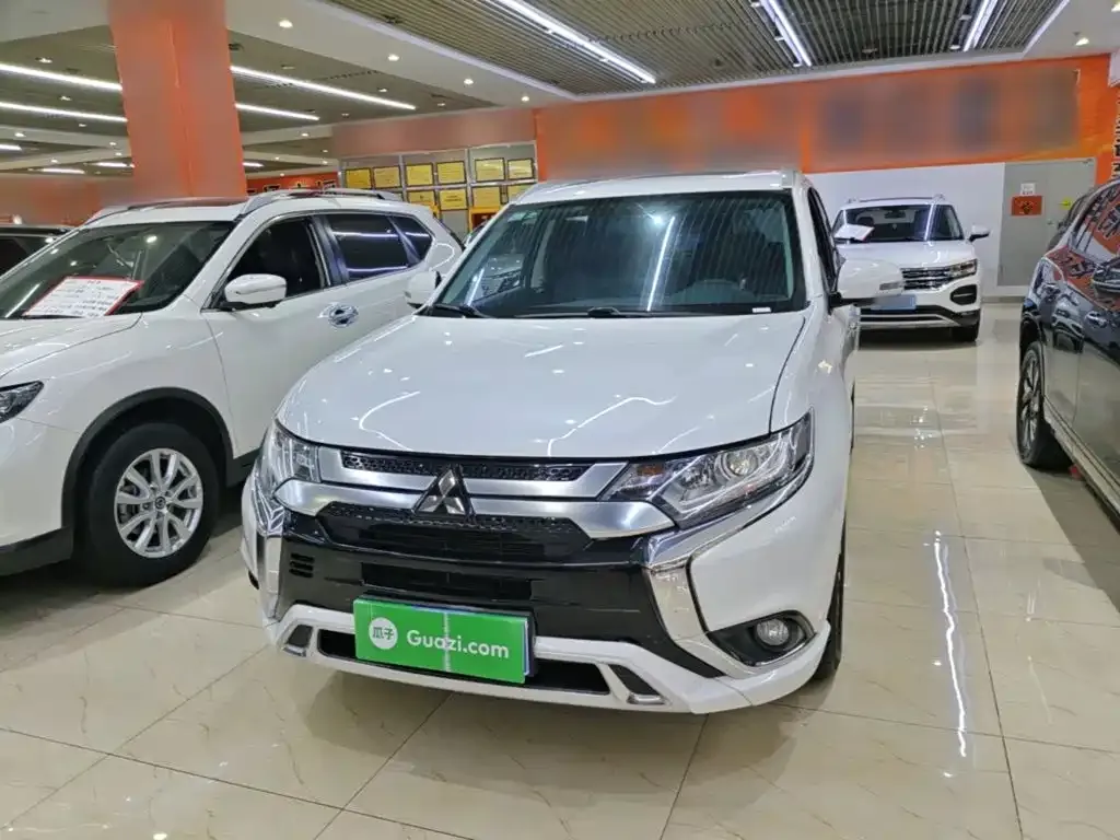 Mitsubishi Outlander — фото 4