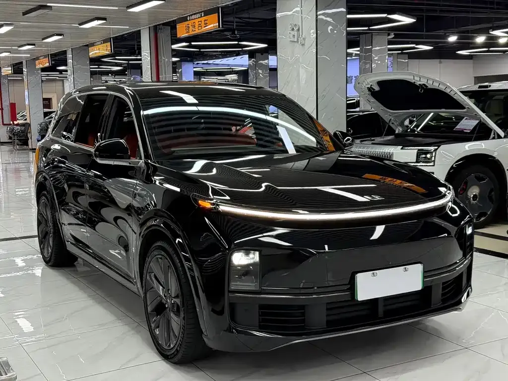 Li Auto L9 — фото 8