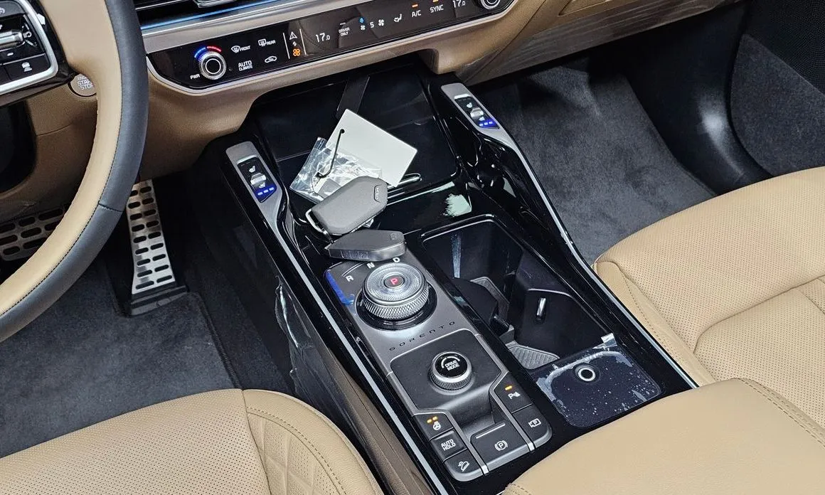 Kia Sorento — фото 4