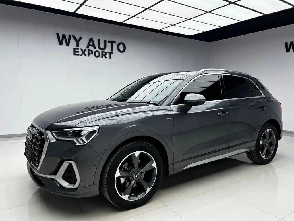 Audi Q3 — фото 1