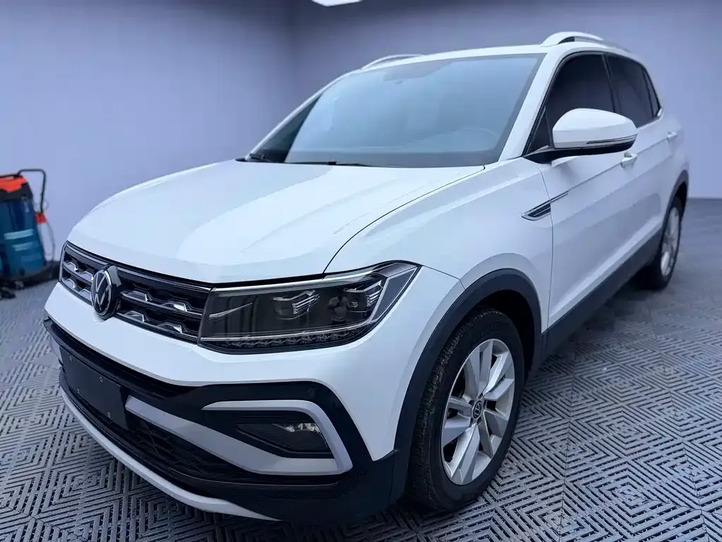 Volkswagen T-Cross — фото 1