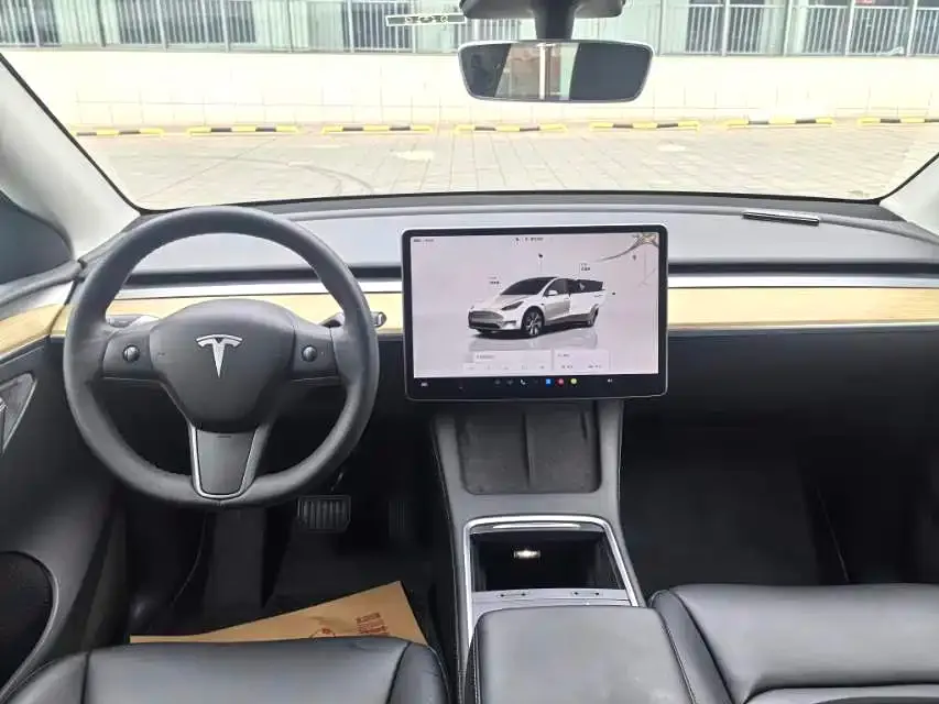 Tesla Model Y — фото 4
