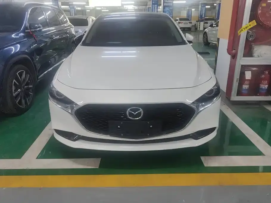 Mazda 3 Axela — фото 10