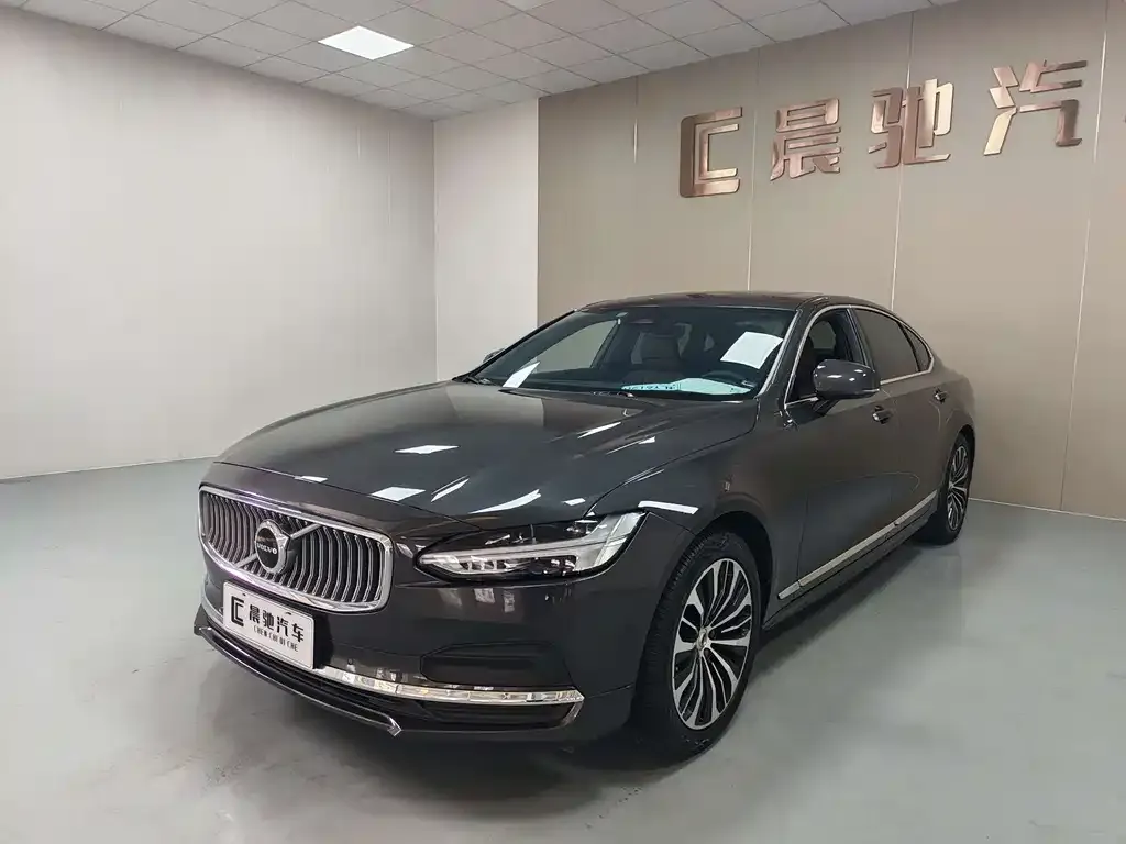Volvo S90 — фото 1