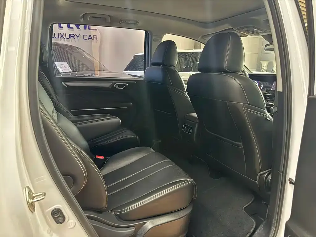 GAC Motor Trumpchi M6 — фото 10