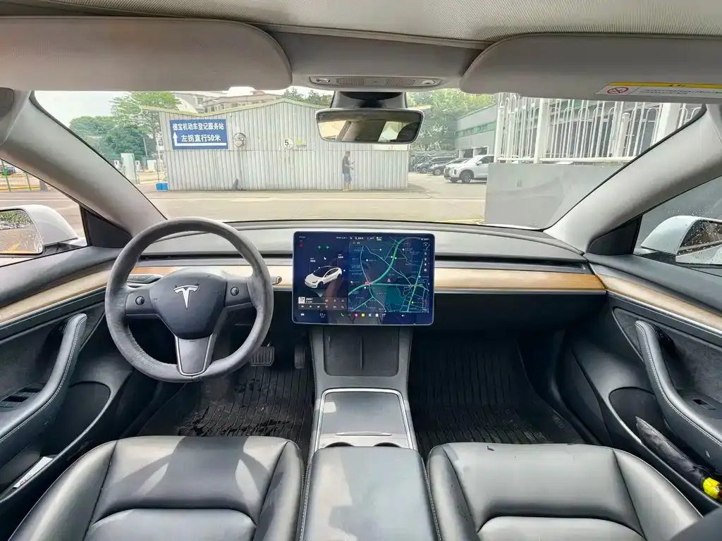 Tesla Model 3 — фото 4