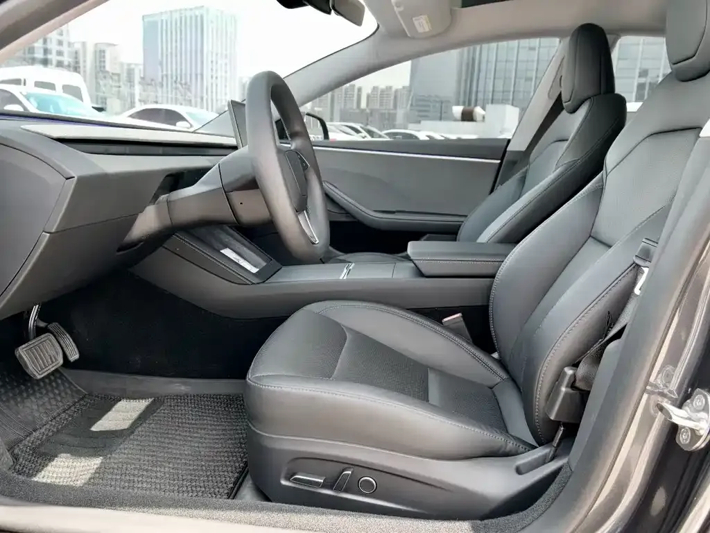 Tesla Model 3 — фото 3