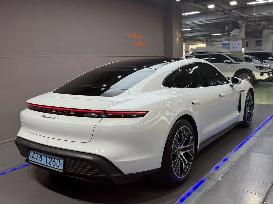 Porsche Taycan 2021 из KR, фото 3