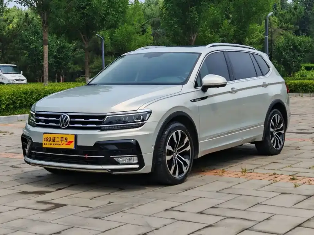 Volkswagen Tiguan L — фото 1