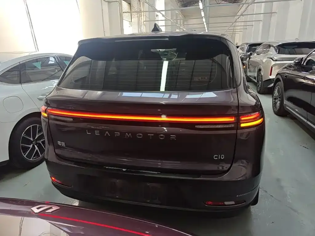 Leapmotor C10 — фото 10