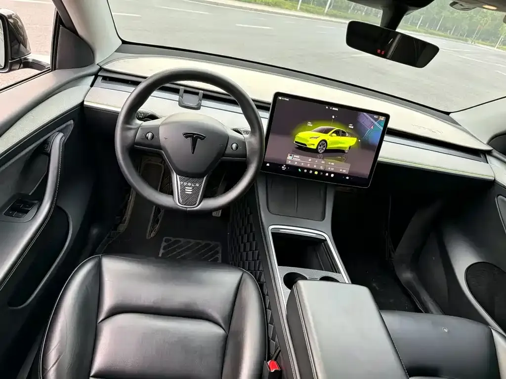 Tesla Model Y — фото 5