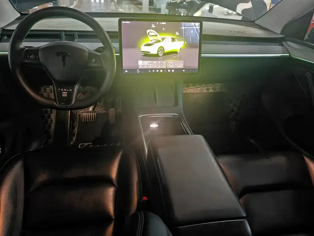 Tesla Model Y — фото 2