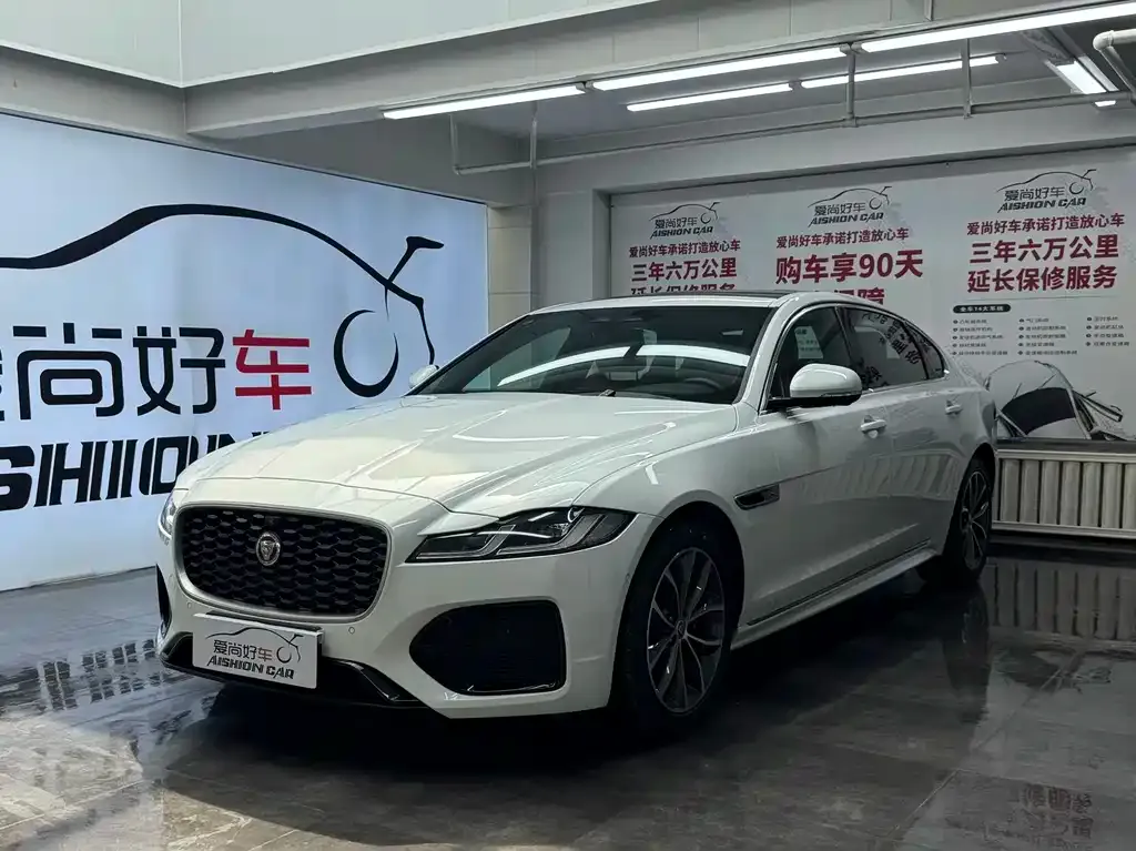 Jaguar XFL — фото 1