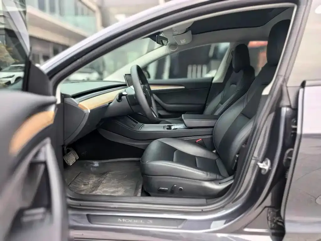 Tesla Model 3 — фото 5