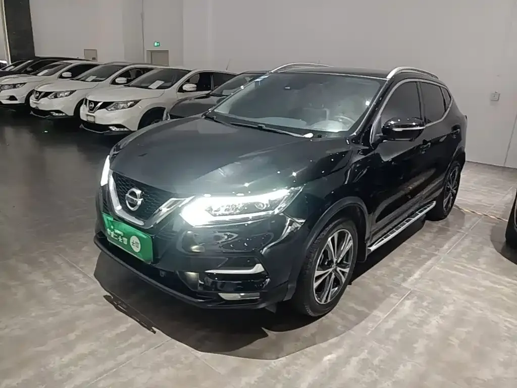 Nissan Qashqai — фото 1