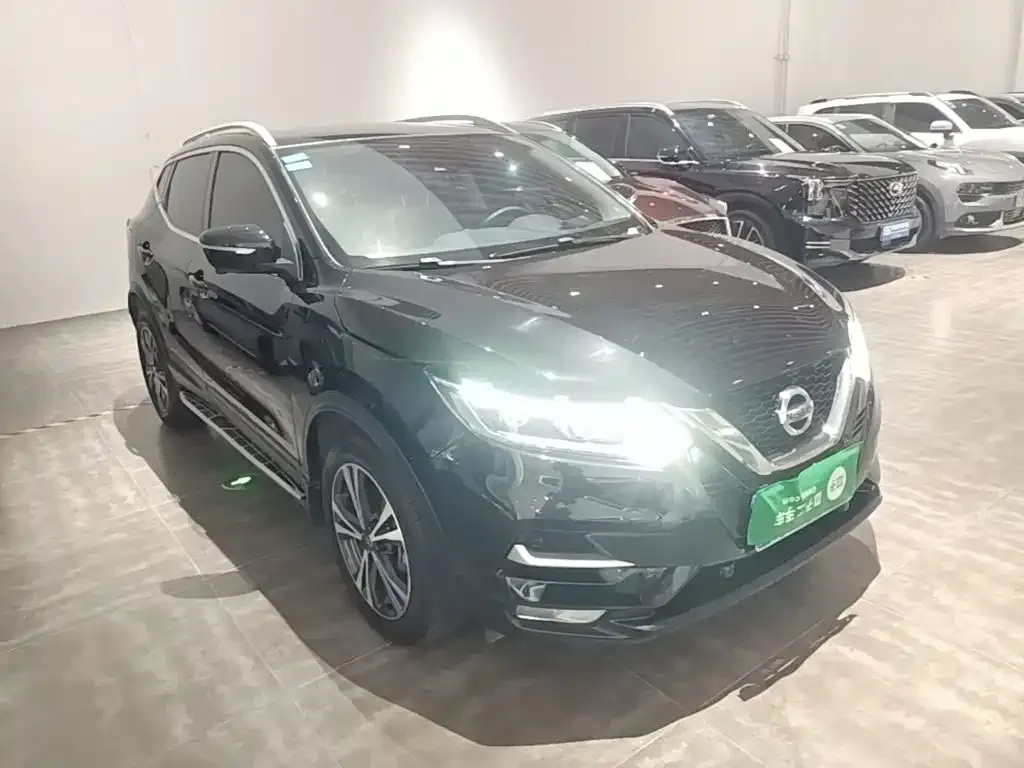 Nissan Qashqai — фото 7
