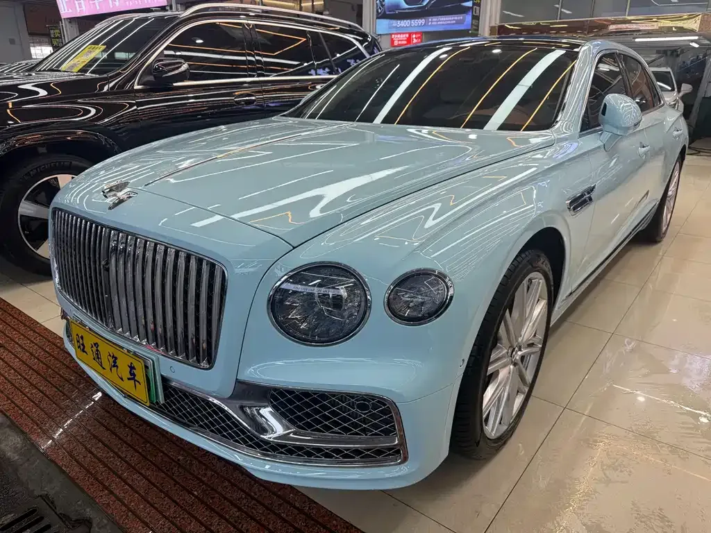 Bentley Flying Spur PHEV — фото 1