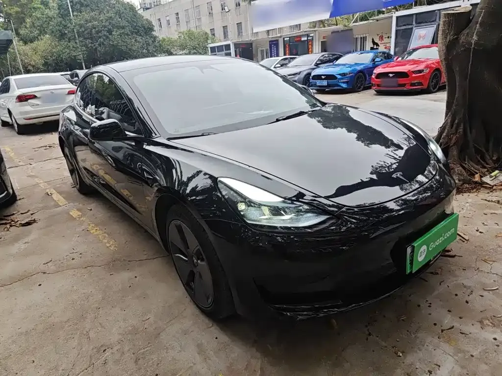 Tesla Model 3 — фото 4