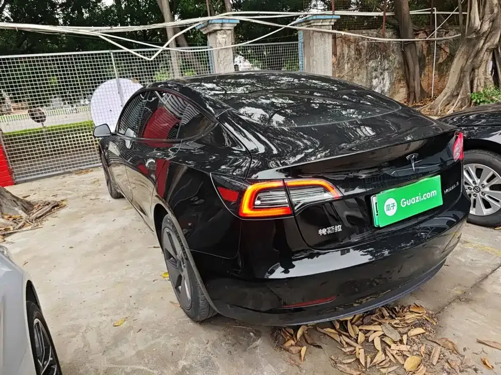 Tesla Model 3 — фото 10