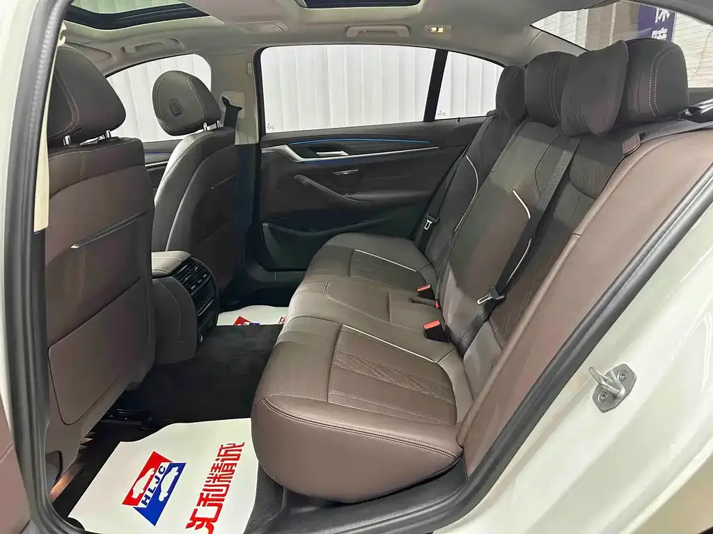 BMW 5 Series New Energy — фото 10