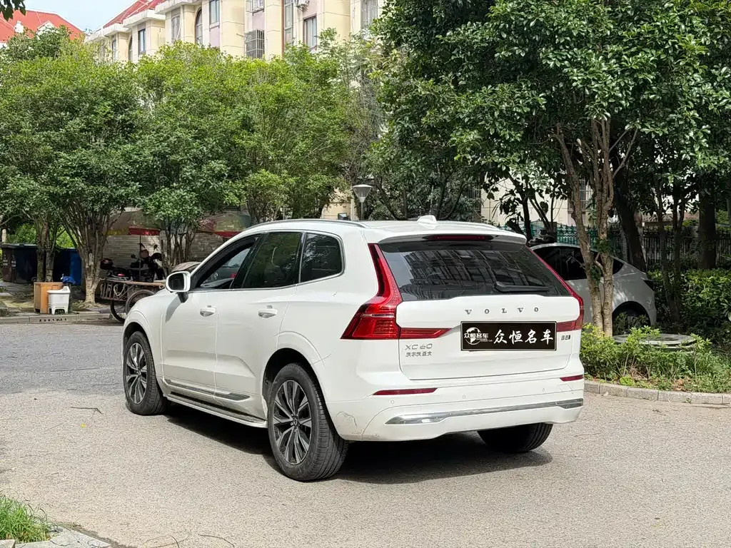 Volvo XC60 — фото 2