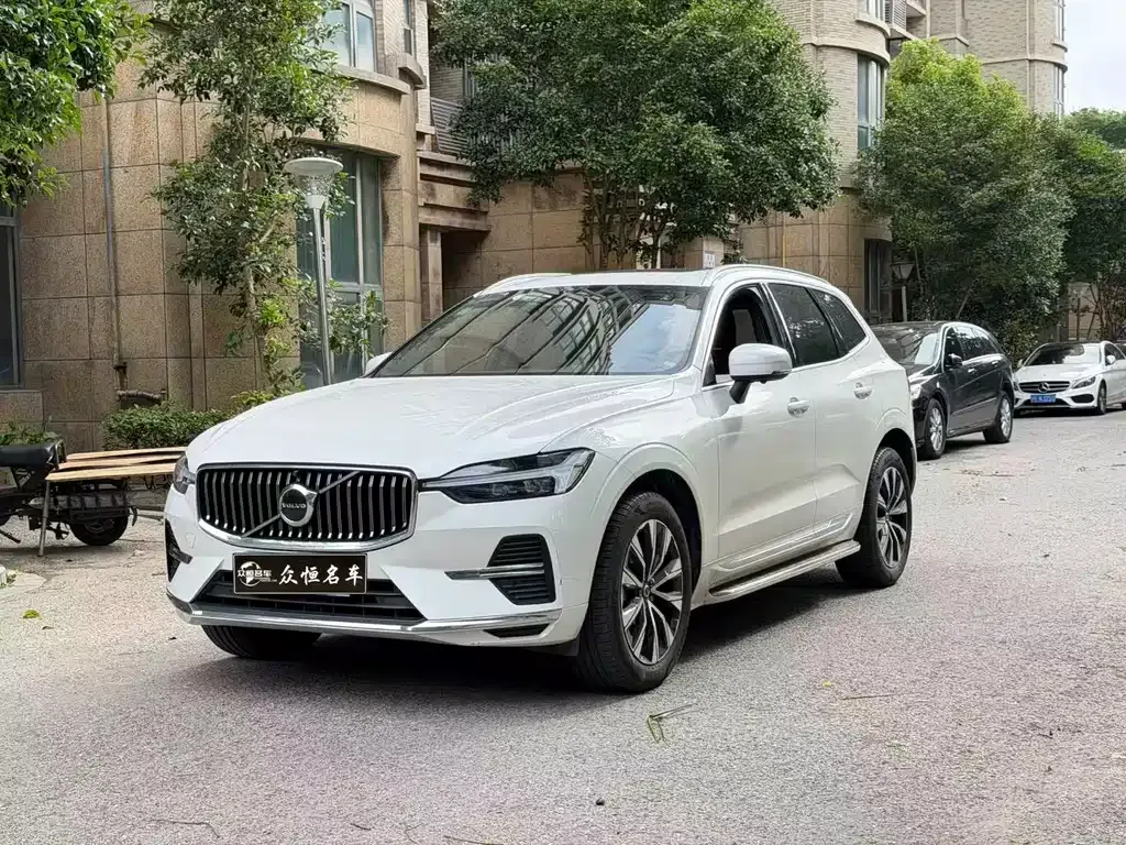 Volvo XC60 — фото 7