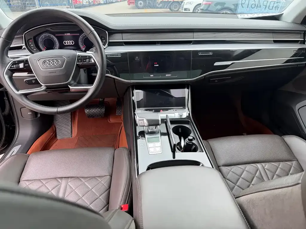 Audi A8 — фото 9
