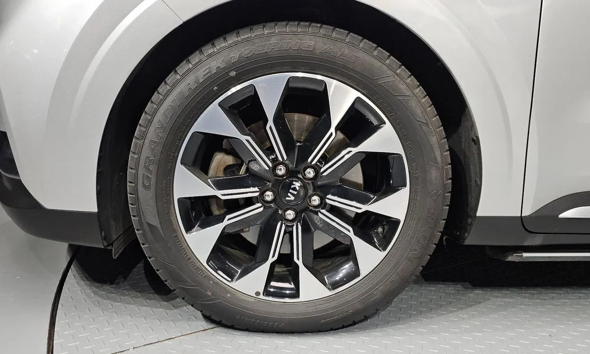 Kia Carnival — фото 10