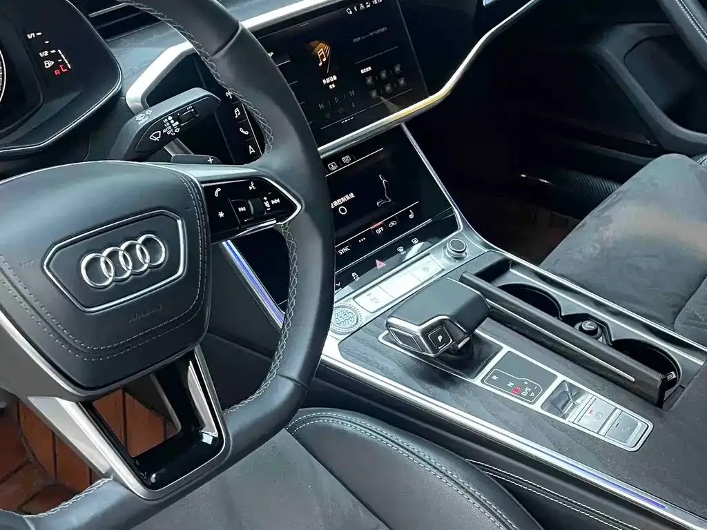 Audi A6L — фото 8