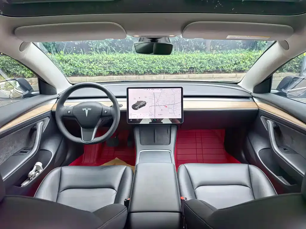 Tesla Model 3 — фото 4
