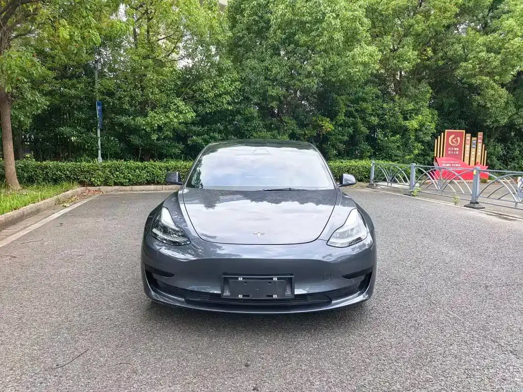 Tesla Model 3 — фото 10