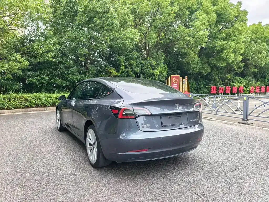 Tesla Model 3 — фото 6