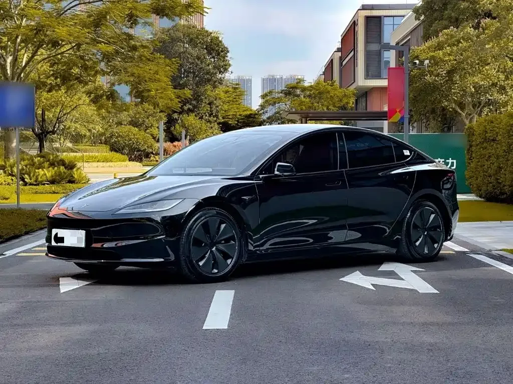 Tesla Model 3 — фото 9