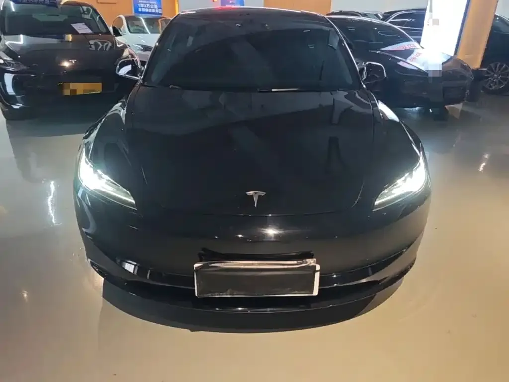 Tesla Model 3 — фото 10