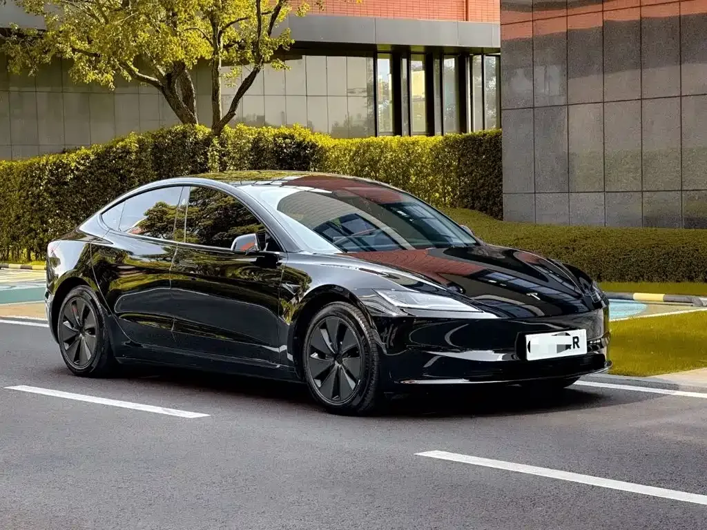 Tesla Model 3 — фото 8