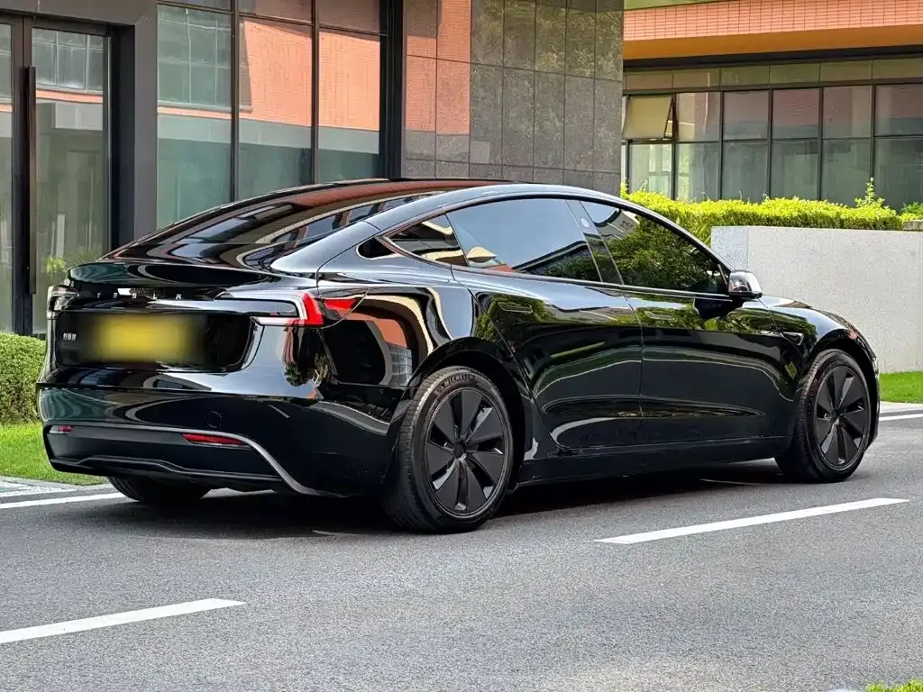 Tesla Model 3 — фото 5