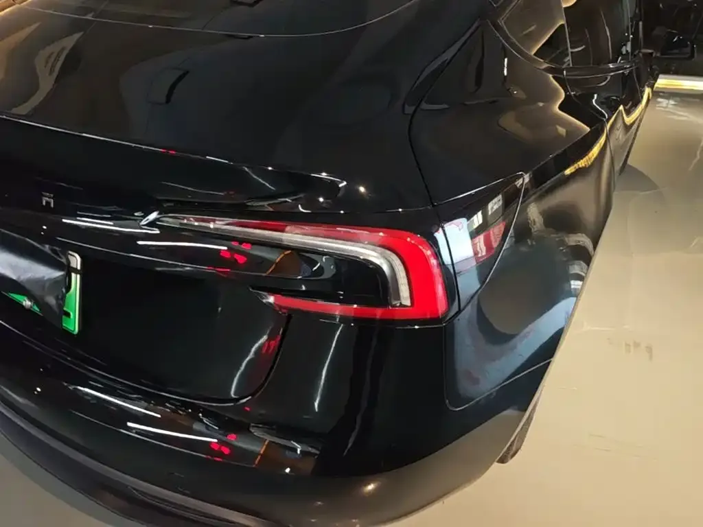 Tesla Model 3 — фото 3