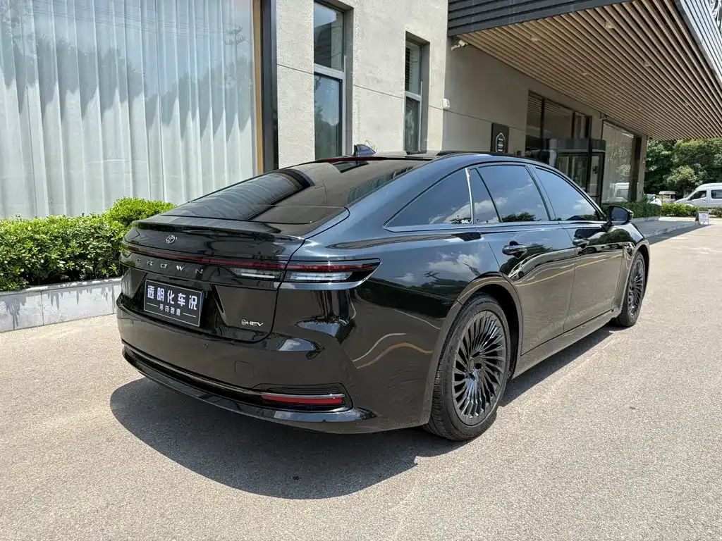 Toyota Crown (Import) — фото 9
