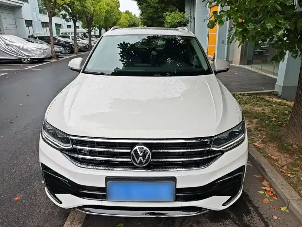 Volkswagen Tiguan L — фото 5