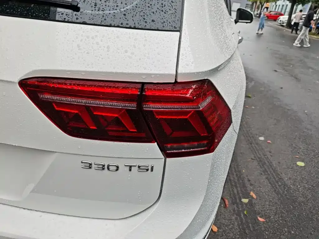 Volkswagen Tiguan L — фото 6