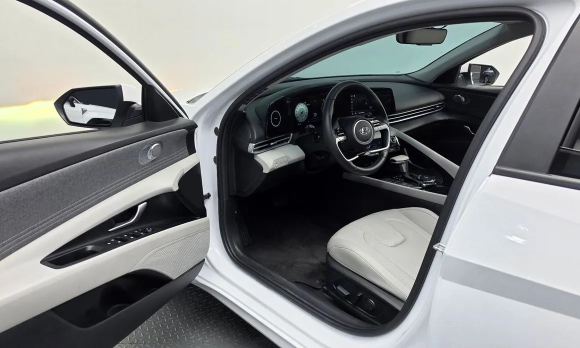 Hyundai AVANTE — фото 4