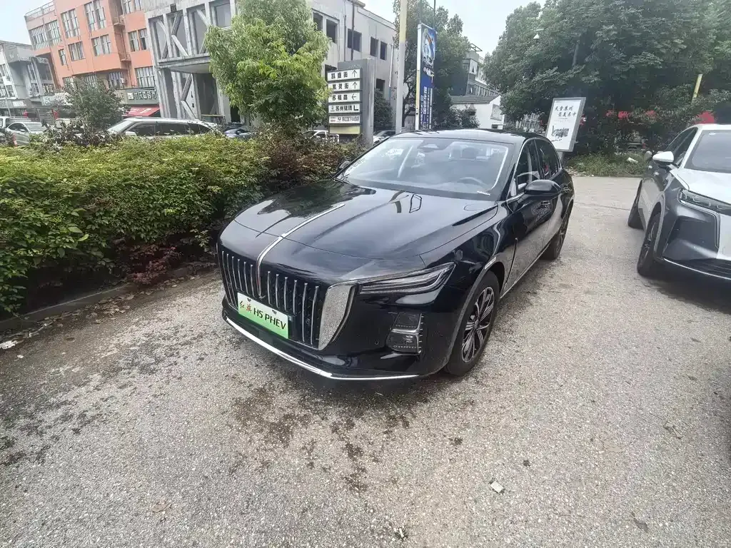 Hongqi H5 PHEV — фото 1