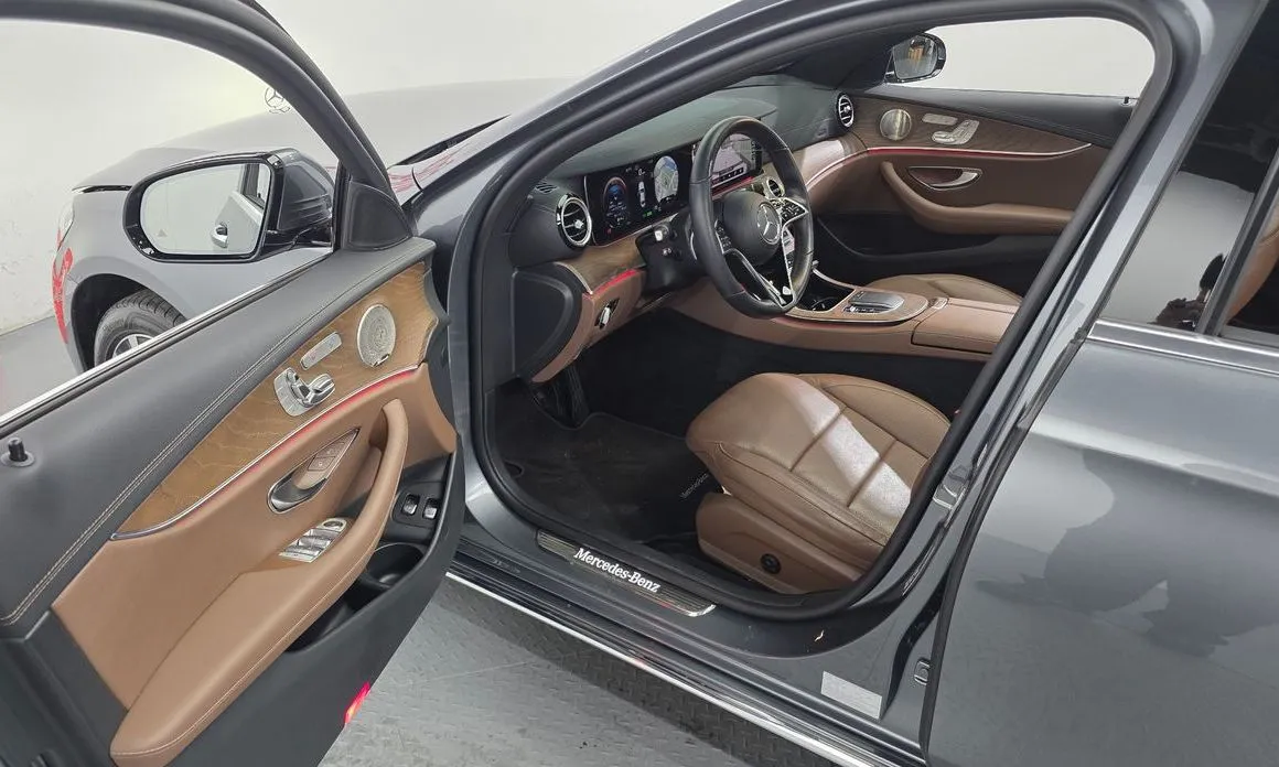 Mercedes-Benz E-Class — фото 7