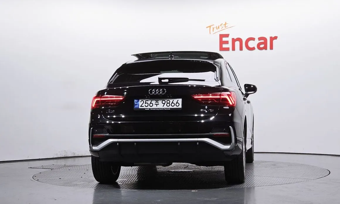 Audi Q3 2023 из KR, фото 2
