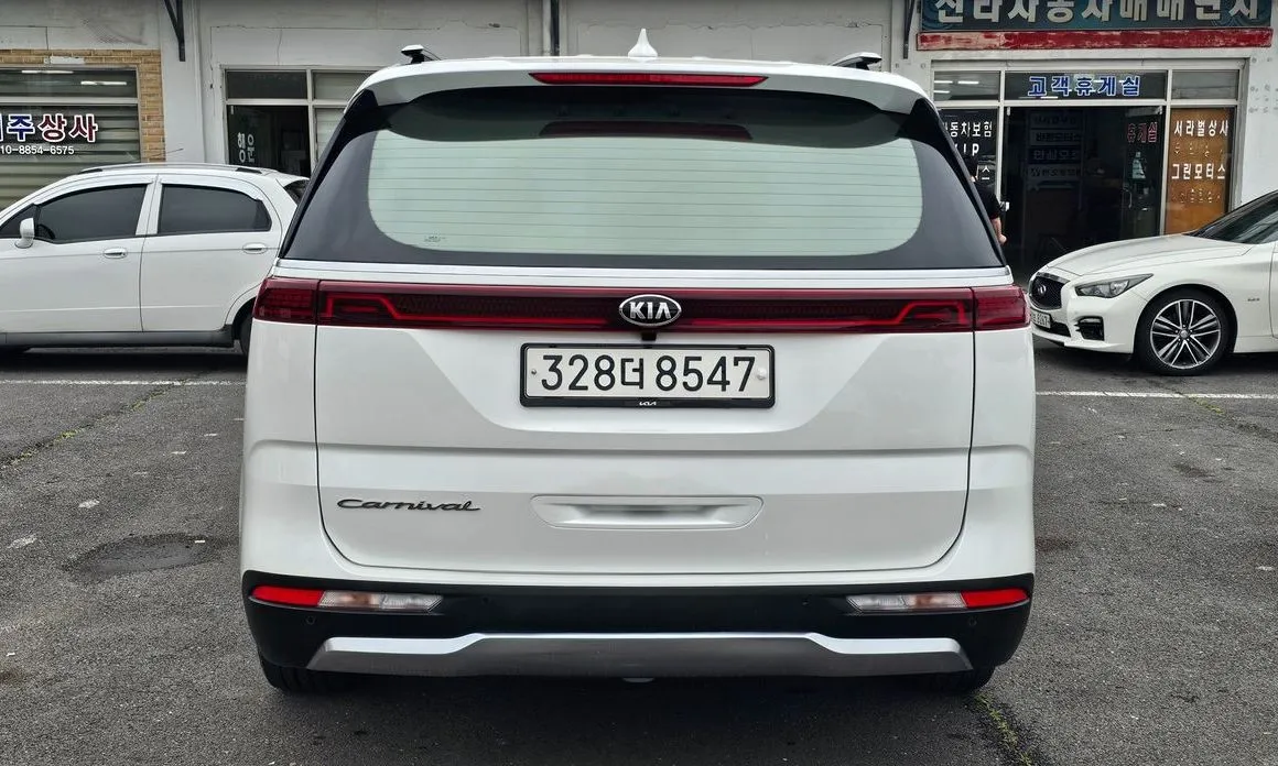 Kia Carnival — фото 5